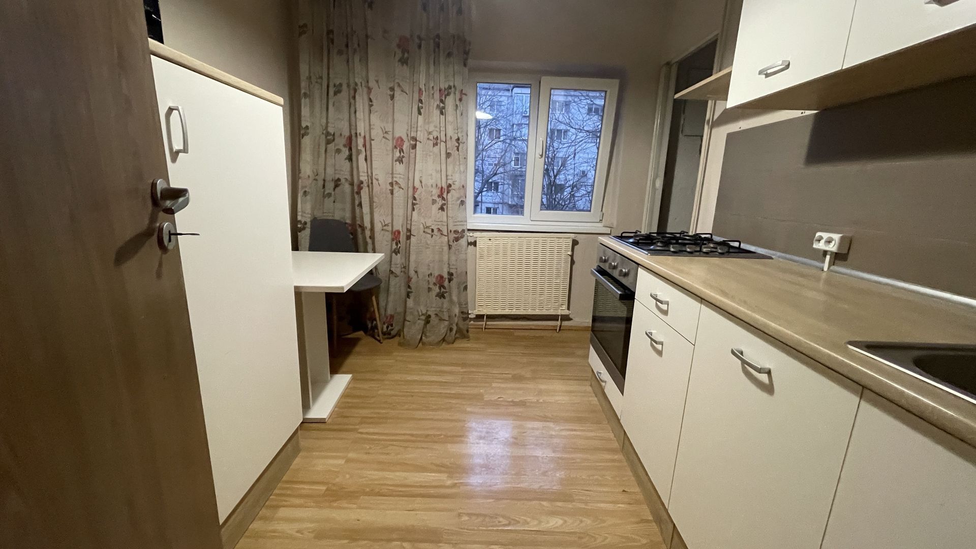 Apartament 2 camere,etajul 1,doua balcoane -zona Bucovina - Poză 2