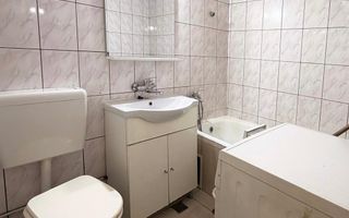 Garsoniera de vanzare, 28 mp, la parter inalt, zona bld. Bucuresti - Poză 5