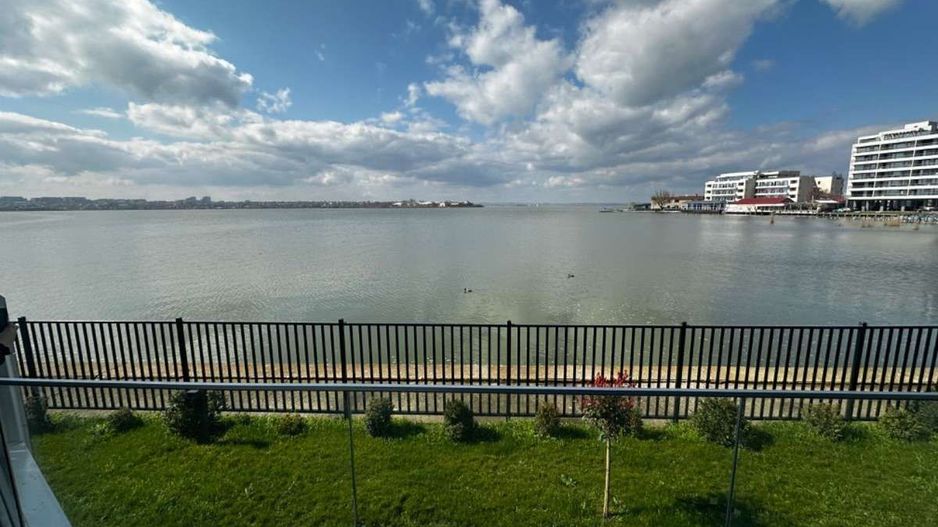 Apartament 3 camere cu vedere frontală la lac – Lake On Mamaia - Poză 8