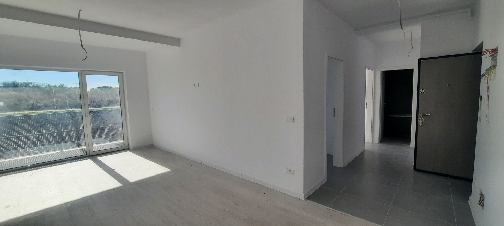 Apartament 2 camere cu loc de parcare inclus - Poză 1