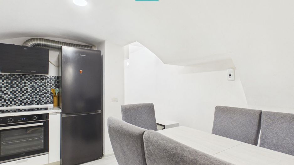 Apartament spațios cu 3 camere, zona centrală - Poză 5