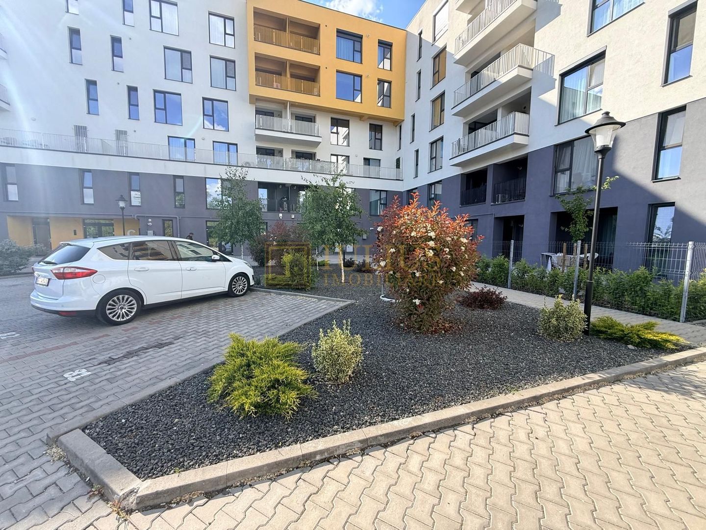 2 camere| Dumbravita| apartament mobilat lux| loc de parcare| lift| - Poză 24