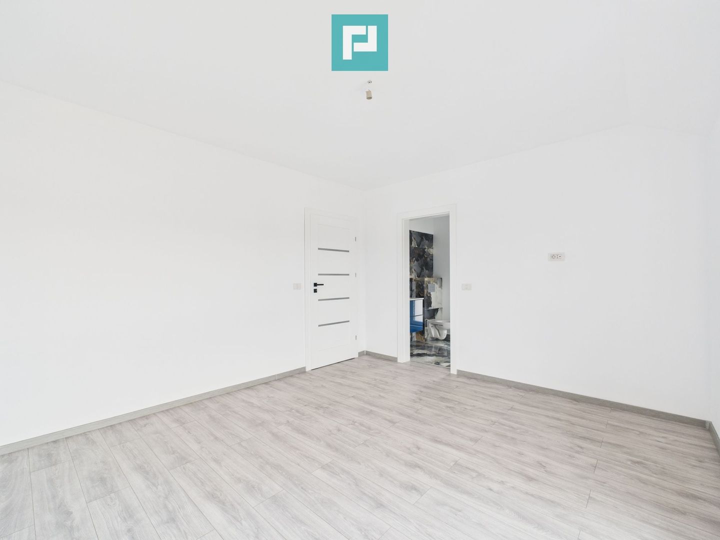 Duplex cu 3 camere și curte generoasă în Pișchia - Poză 19