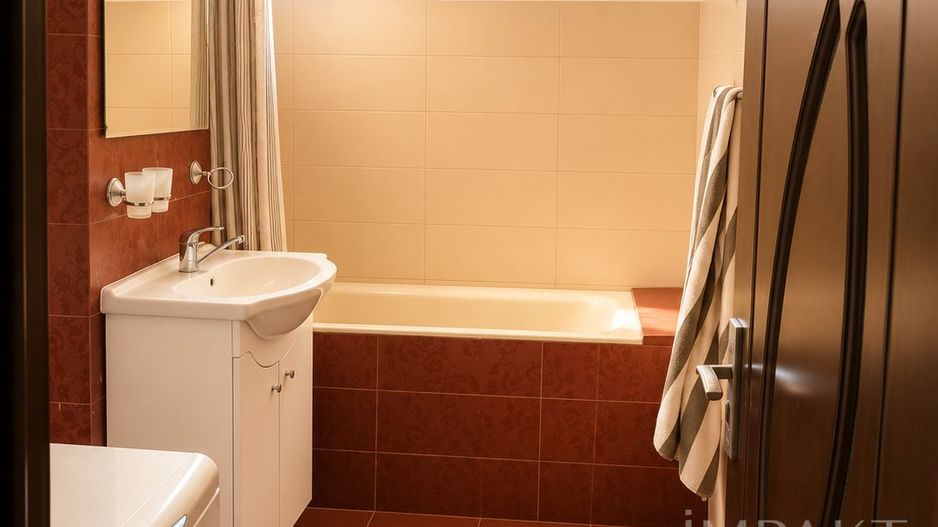 De închiriat apartment 2 camere -Republicii - UMF + parcare - Poză 5