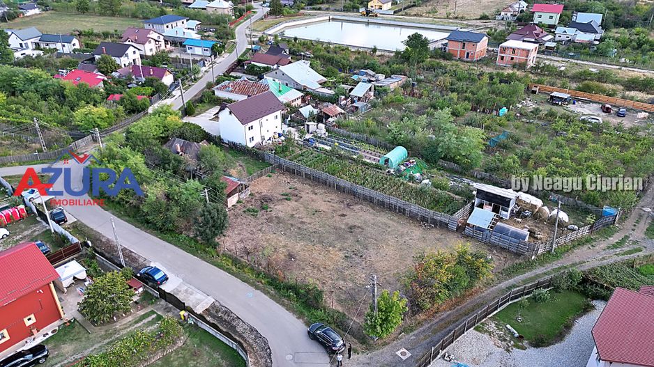 Teren intravilan Bradu, 1700 mp, toate utilitatile disponibile - Poză 1