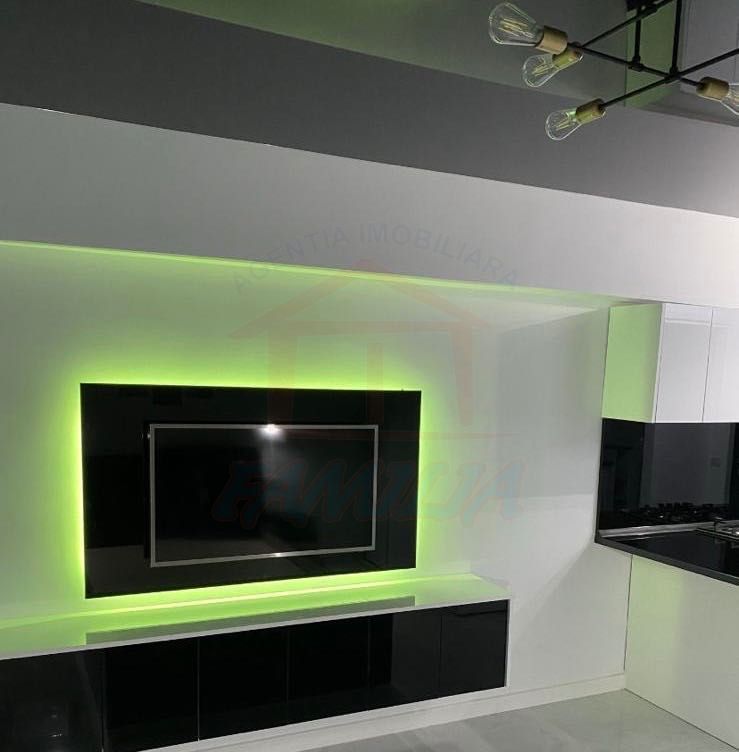 SE INCHIRIAZA APARTAMENT, 300 EURO, PIATA ENERGIEI - Poză 3