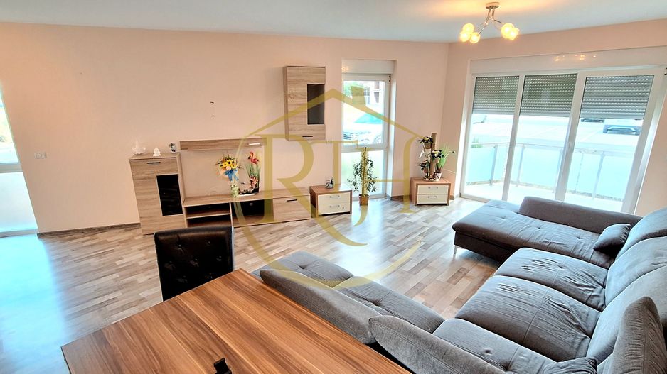Oferim spre vanzare apartament 2 camere, 60 mp curte, Giroc, 0% Comision - Poză 2