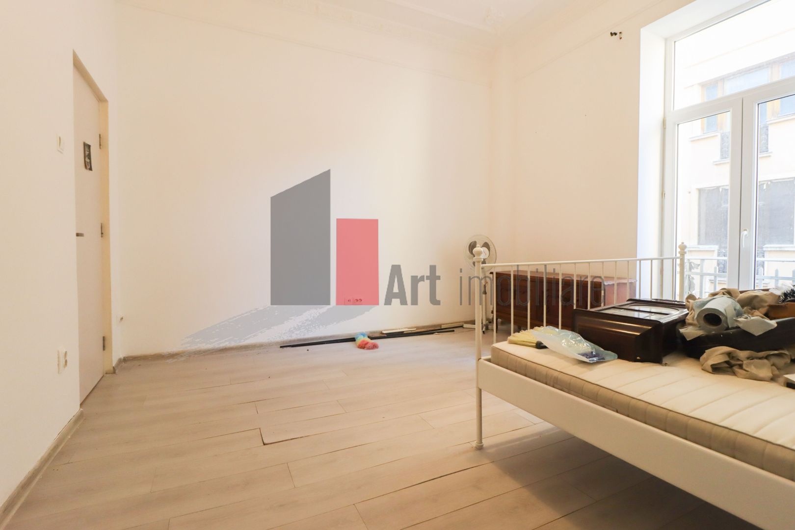 Apartamentul "REHEGUA" , stradal, bloc "REABILITAT" - Poză 12