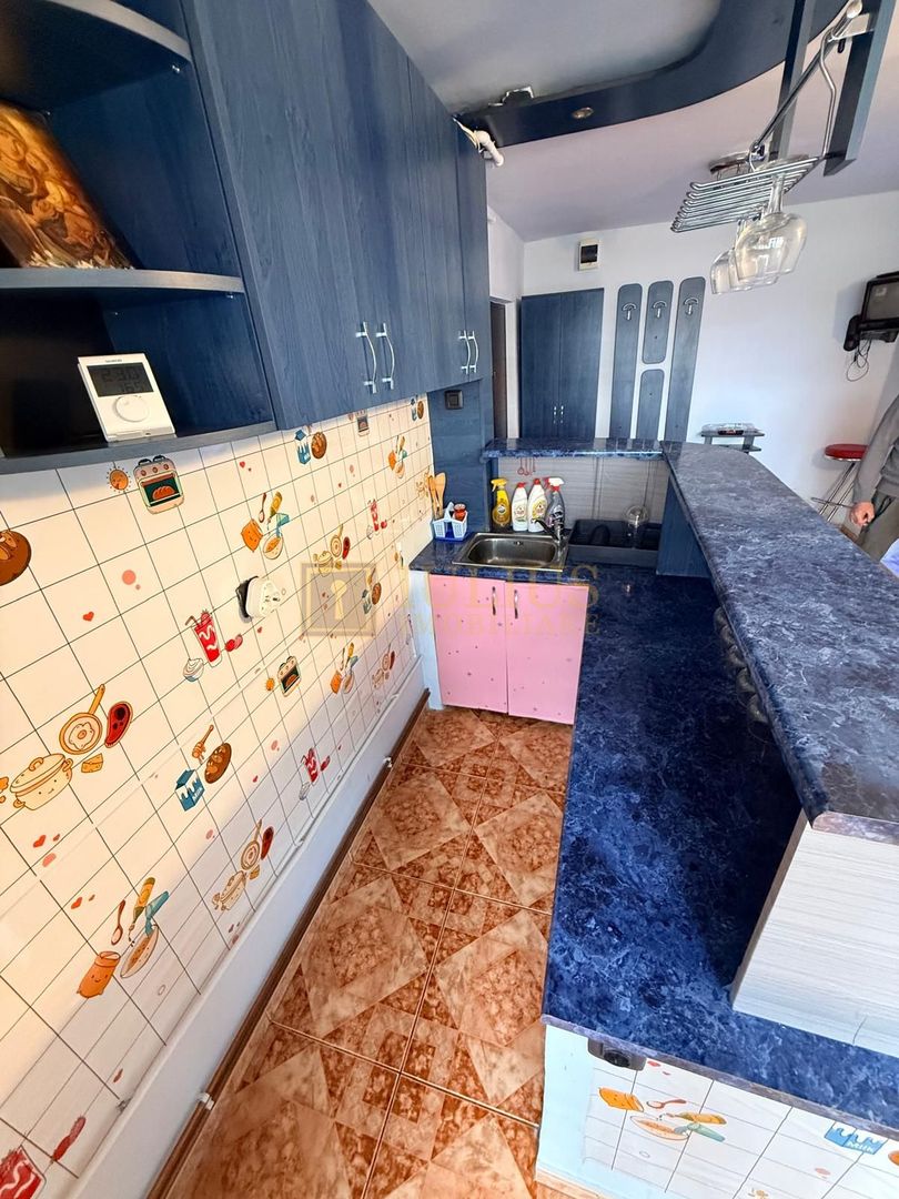 2 camere| Soarelui-langa Uranus Plaza| centrala proprie| zona linistita| - Poză 8