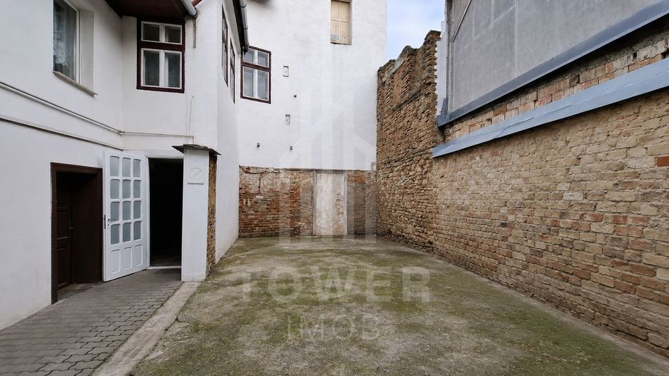 De vânzare teren cu proiect de reconstrucție apartament – zonă centrală - Poză 1