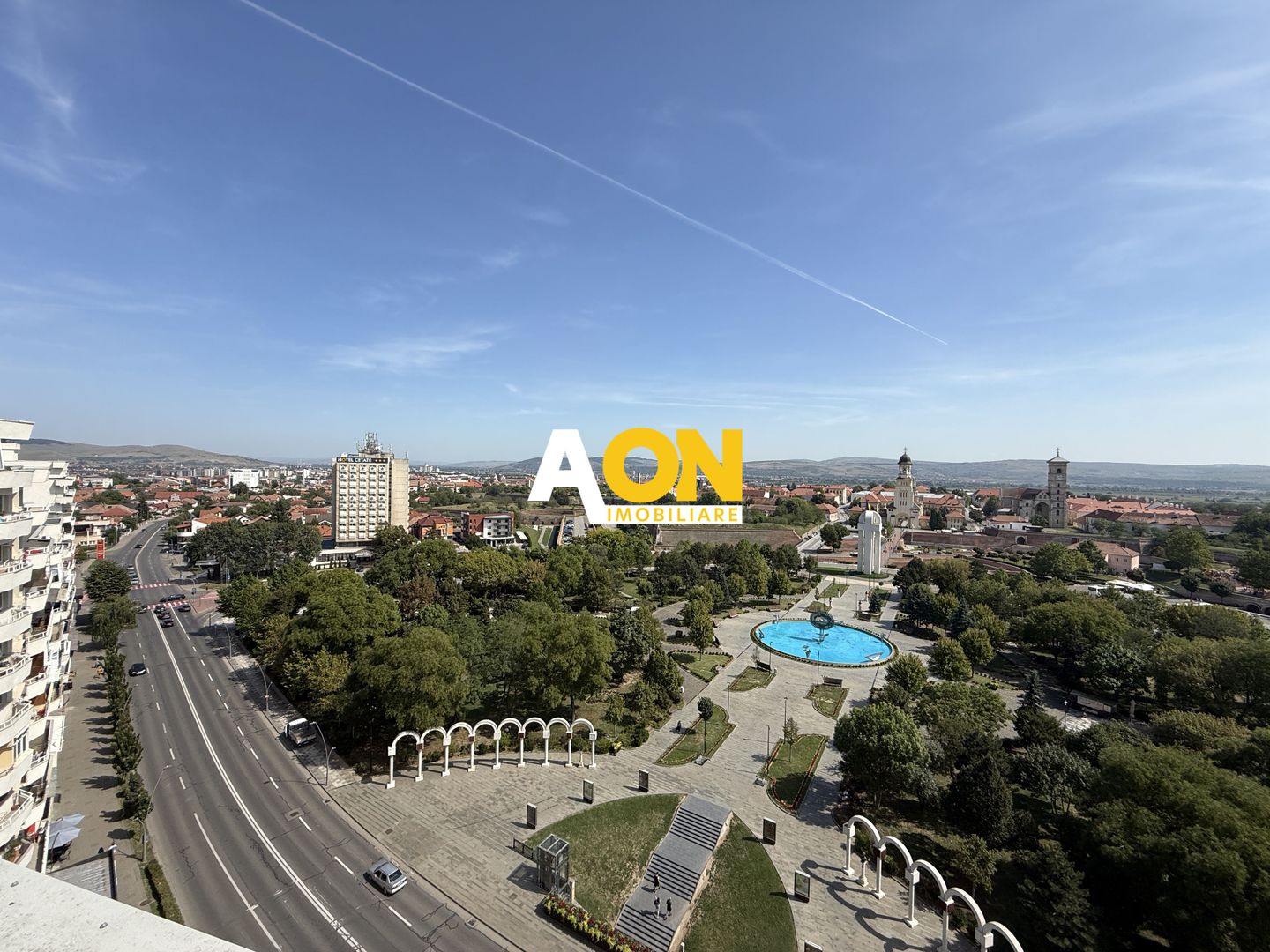 De vanzare apartament 2 camere, vedere superba Cetatea Alba Carolina - Poză 14