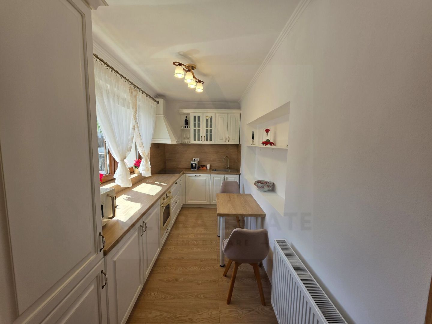 Apartament la casa 2 dormitoare terasa si curte proprie Sub Arini - Poză 9