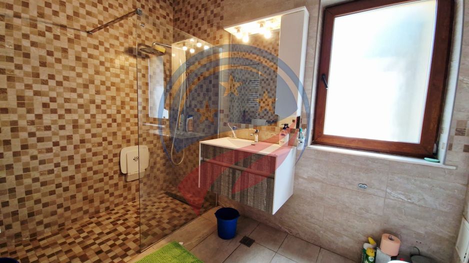 CASA P +E  5 camere -Cosoveni - Poză 13