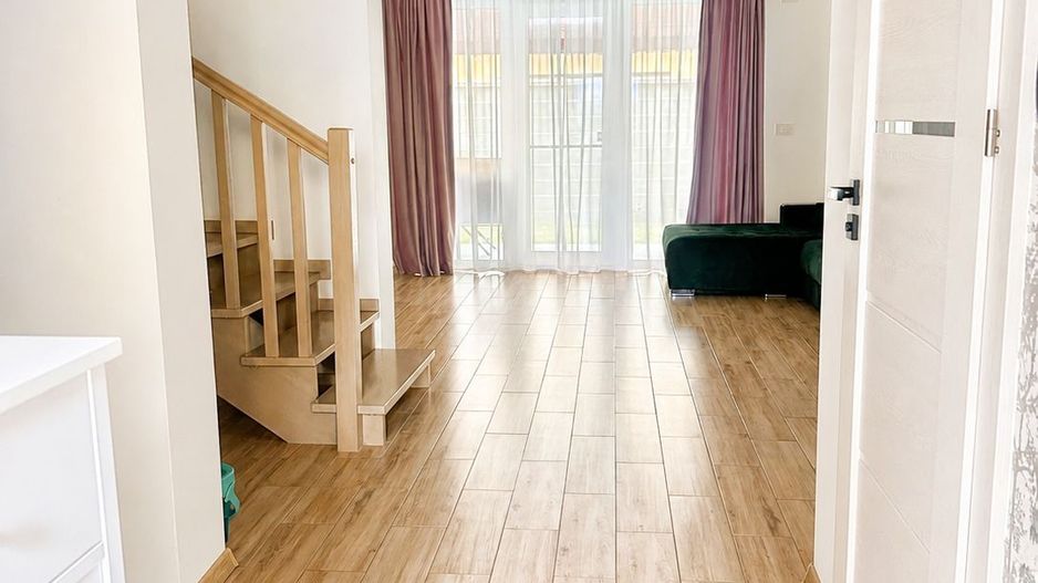 Giroc-Planetelor | Casa insiruita | 3 camere | Statie auto - Poză 1