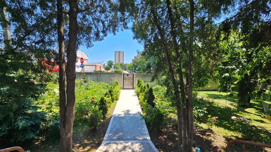 Casa eleganta cu tavane inalte si gradina superba - Poză 7