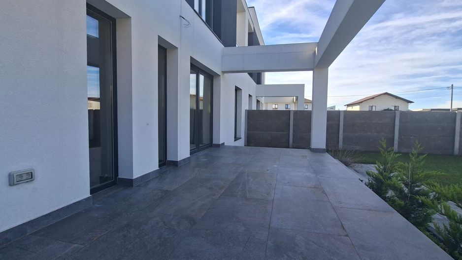 Duplex despărțit prin perete dublu/ Garaj - Poză 27