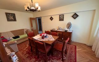 Apartament 3 camere, etaj 2 - Cugir - Poză 2