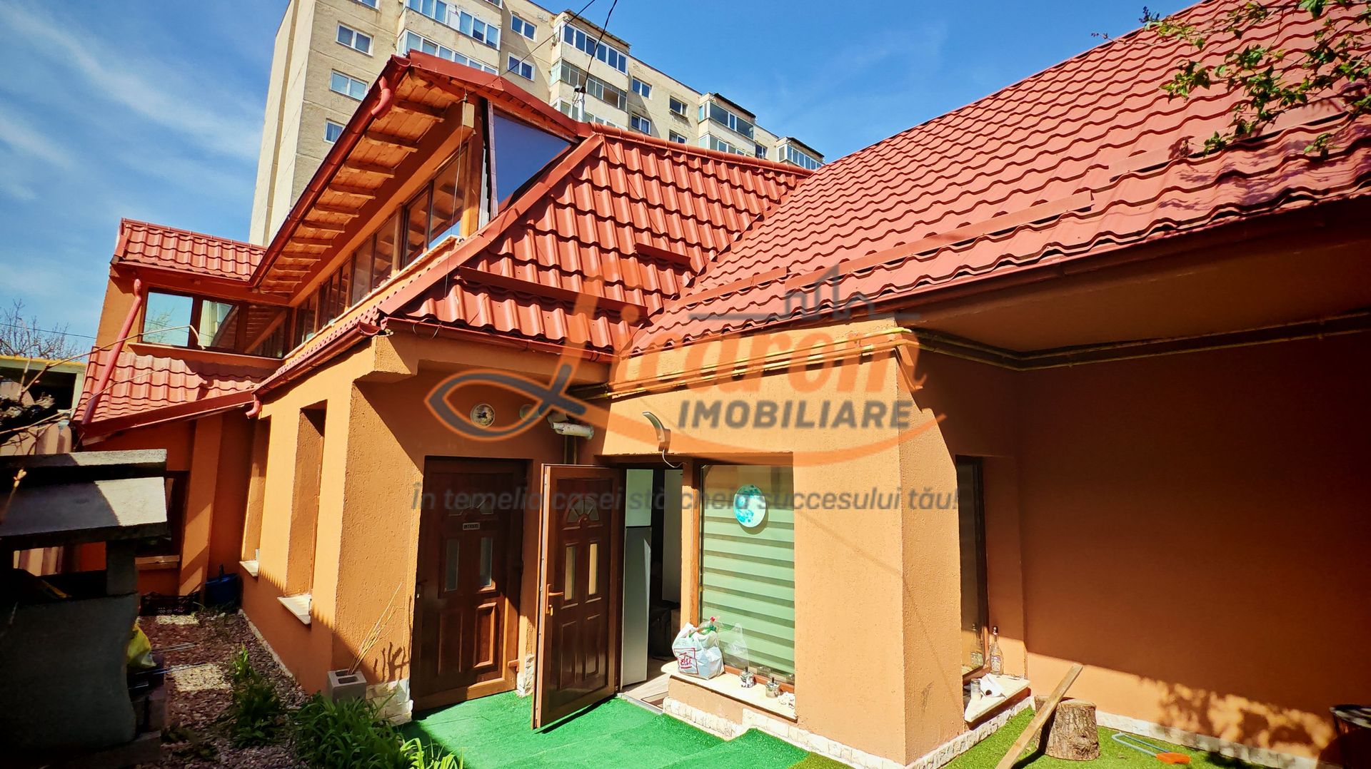 Vila 10 camere,pretabil compartimentare in 2 unitati separate,ASTRA. - Poză 1