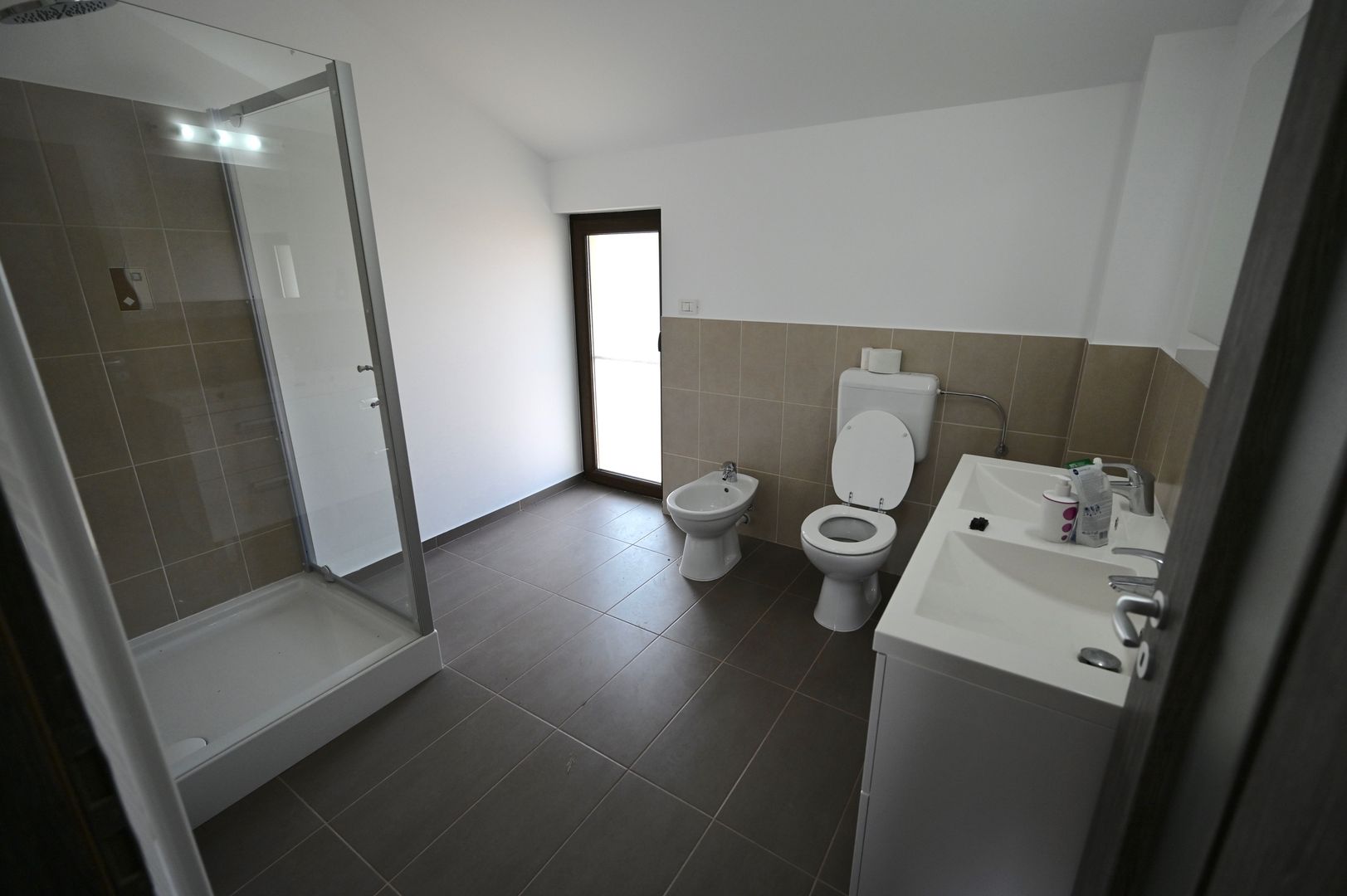 Casă / Vilă cu 4 camere de închiriat în zona Aradului - Poză 12