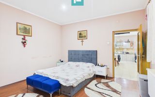 Casă cu 4 camere și teren de 1.910 mp în Macea - Poză 9