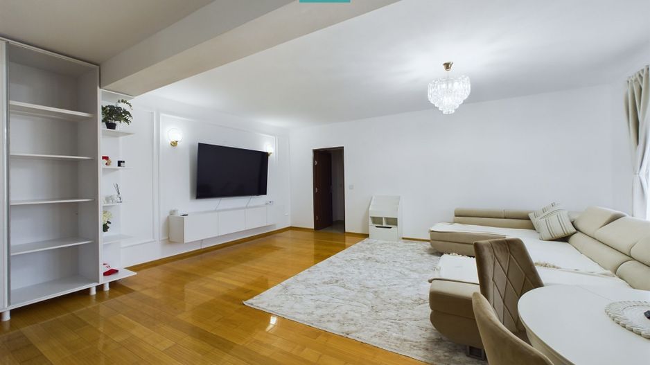 Apartament cu 3 camere în Subcetate - Poză 8