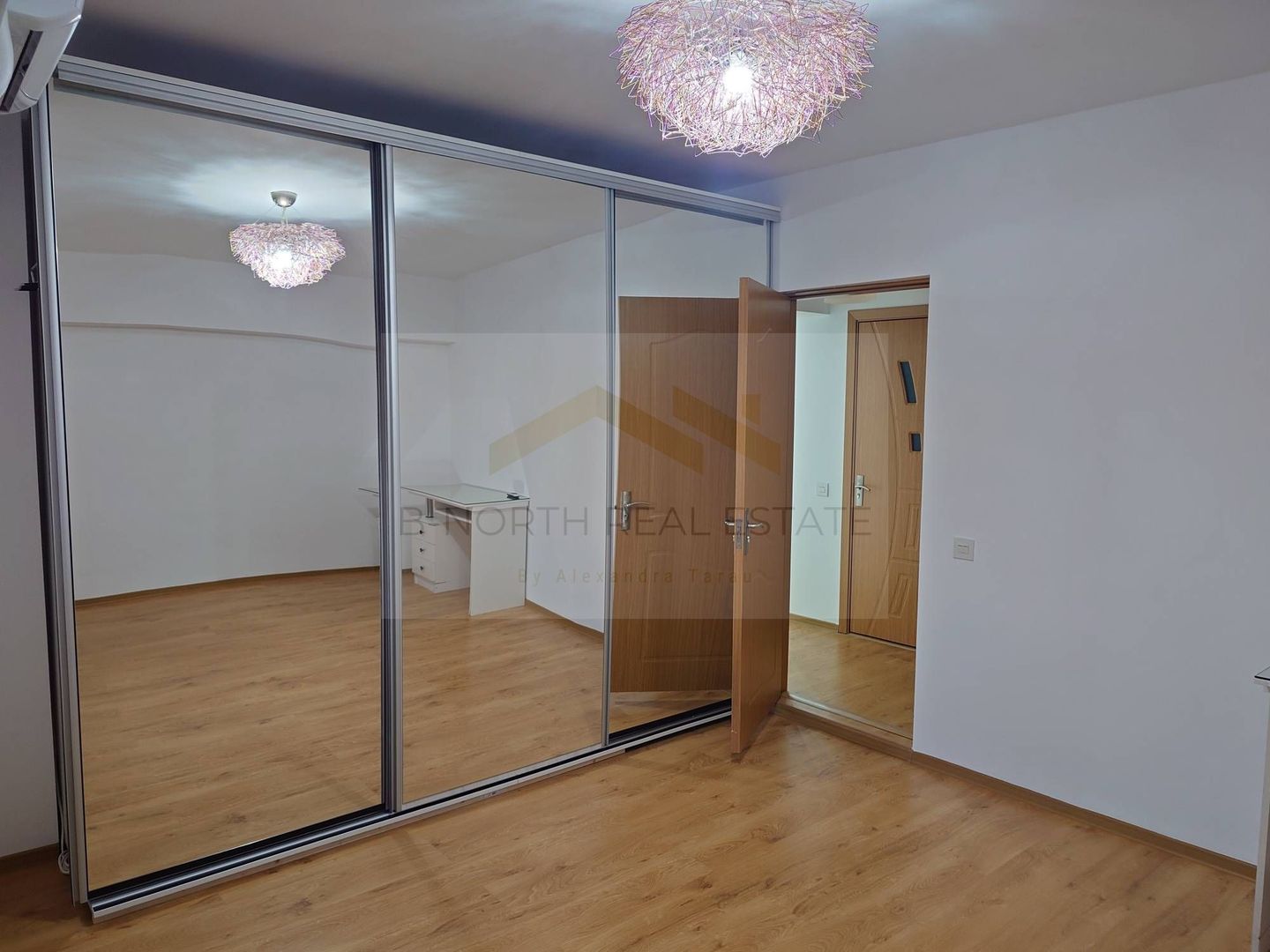 Apartament 4 camere de închiriat Bulevardul Libertății – 100 mp | decomandat - Poză 3