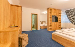 Pensiune Râșnov, 13 camere plus locuință proprietar, zonă Cetate - Poză 32