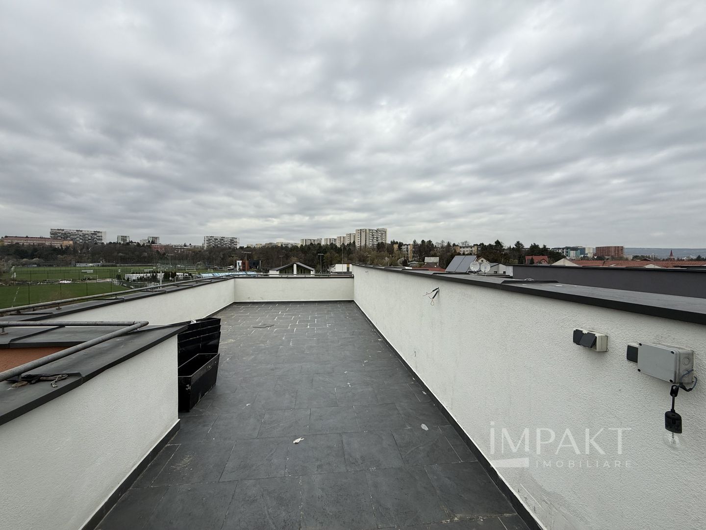 Casa insiruita deosebita cu 5 camere in cartierul Sopor - Poză 17