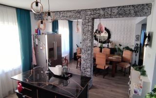 BRASADAS vinde casa cu 7 camere si teren 890mp în Decebal. - Poză 4