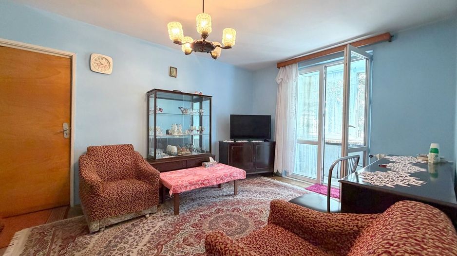 Apartament 3 camere  Etaj 2/4 | Metrou Costin Georgian - Poză 1