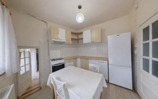 Casuta singura in curte, in Cetatea Medievala a Brasovului - Poză 3