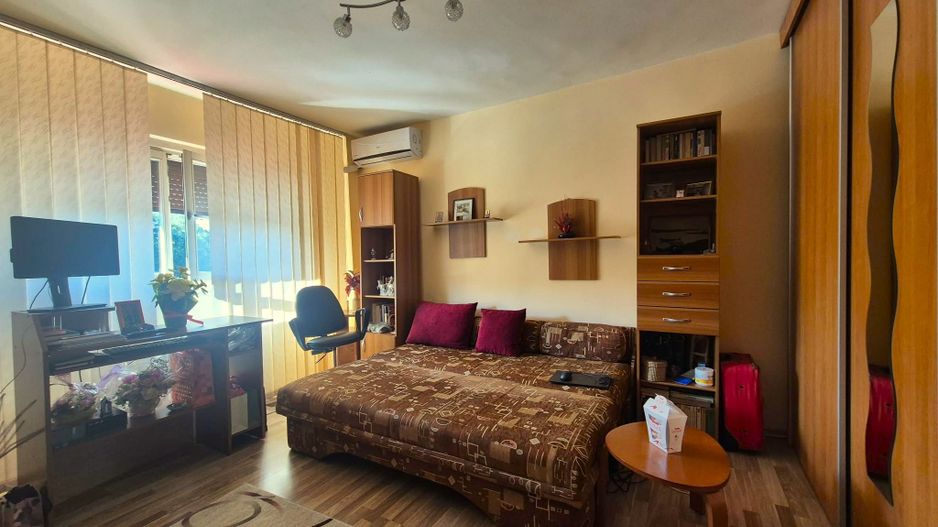 Exclusivitate - Apartament pretabil locuit, toate facilitătile in apropiere - Poză 14