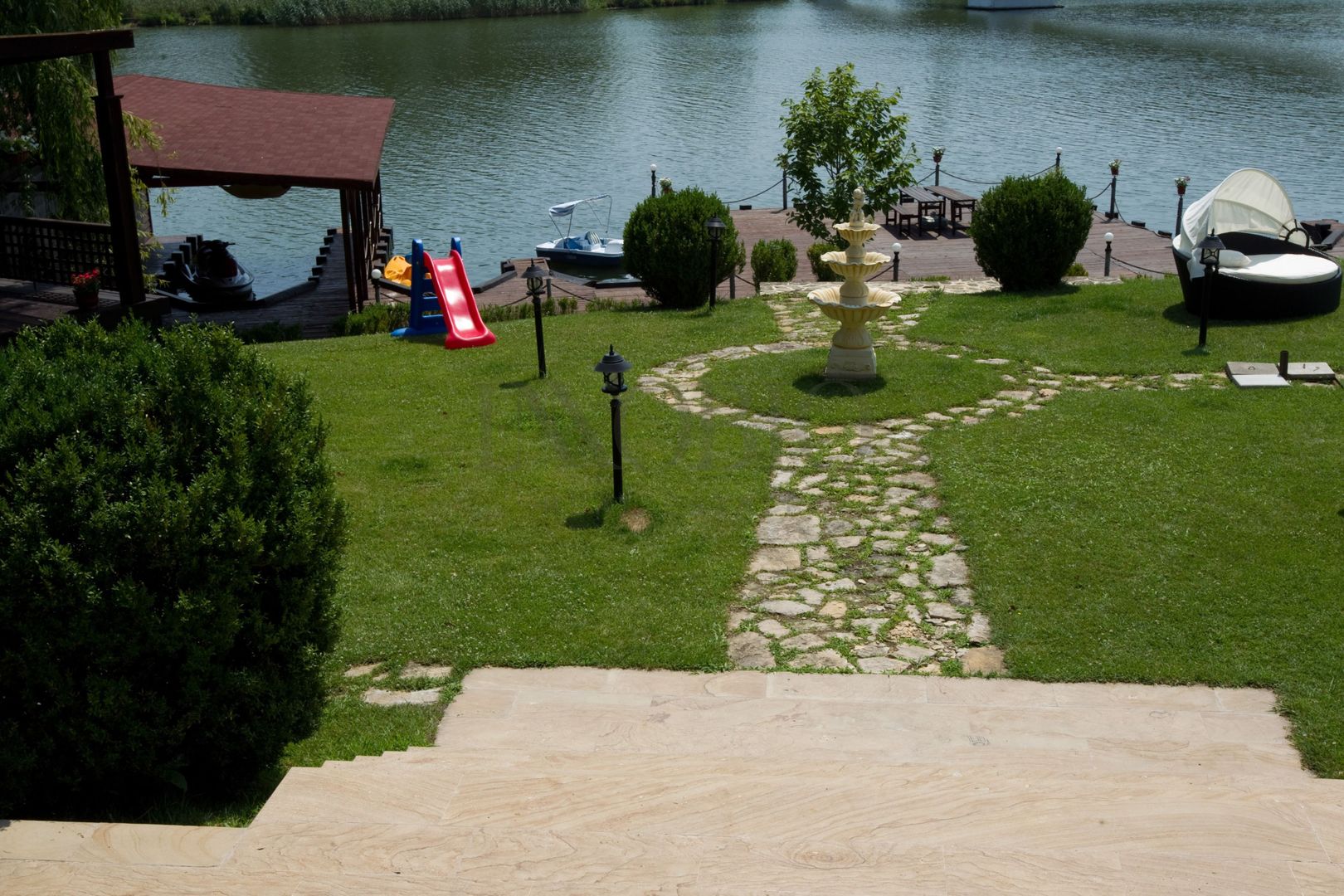 Vilă pe malul Lacului Snagov | 3.000 mp teren | 90 m deschidere lac - Poză 12