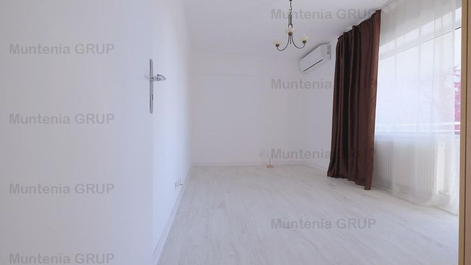 Aviatorilor - Uruguay, super penthouse, 4 camere, etaj 4 in bloc 2002 - Poză 9