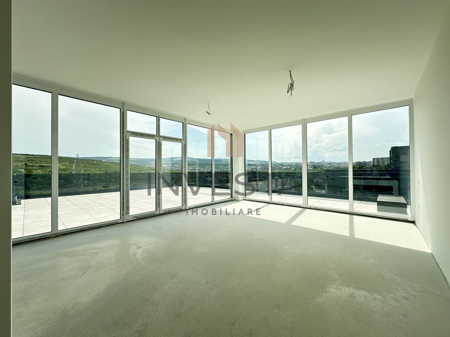 Penthouse 110 mp utili+ terasa de 137 mp! - Poză 1