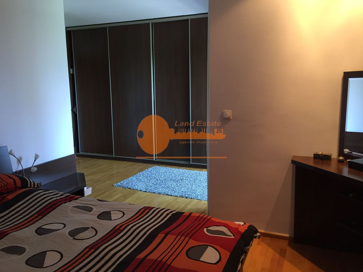 Vanzare 3 camere Vacaresti ( bloc 1985-aproape de metrou ) - Poză 2