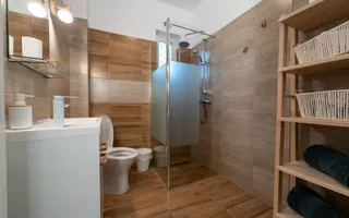 walk 3 minutes to Politehnica Timisoara| 2 camere| centrala| apartament lux - Poză 15
