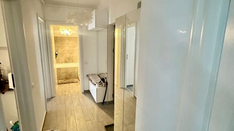 Apartament 2 camere,suprafata generoasa,loc parcare subteran - Poză 5
