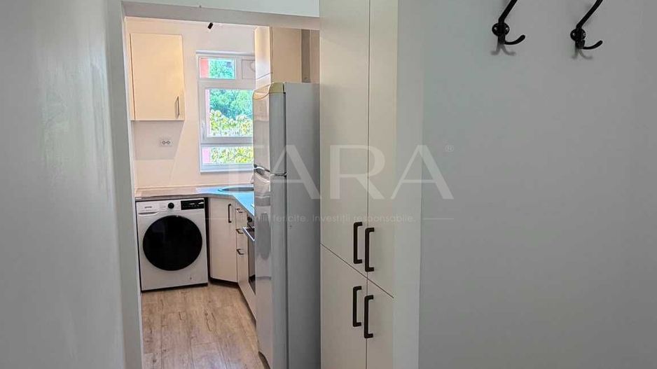 Apartament cu 2 camere decomandate, complet renovat, Plopilor. - Poză 2