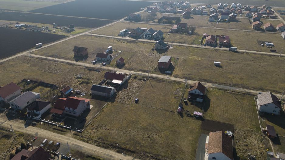 Loc de casa 500 mp în Curtici - Poză 4