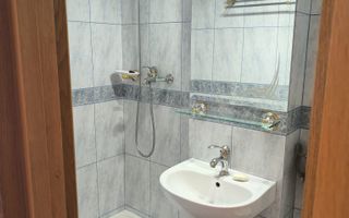 De Inchiriat Apartament 4 camere Nemobilat Piata Unirii Metrou - Poză 14