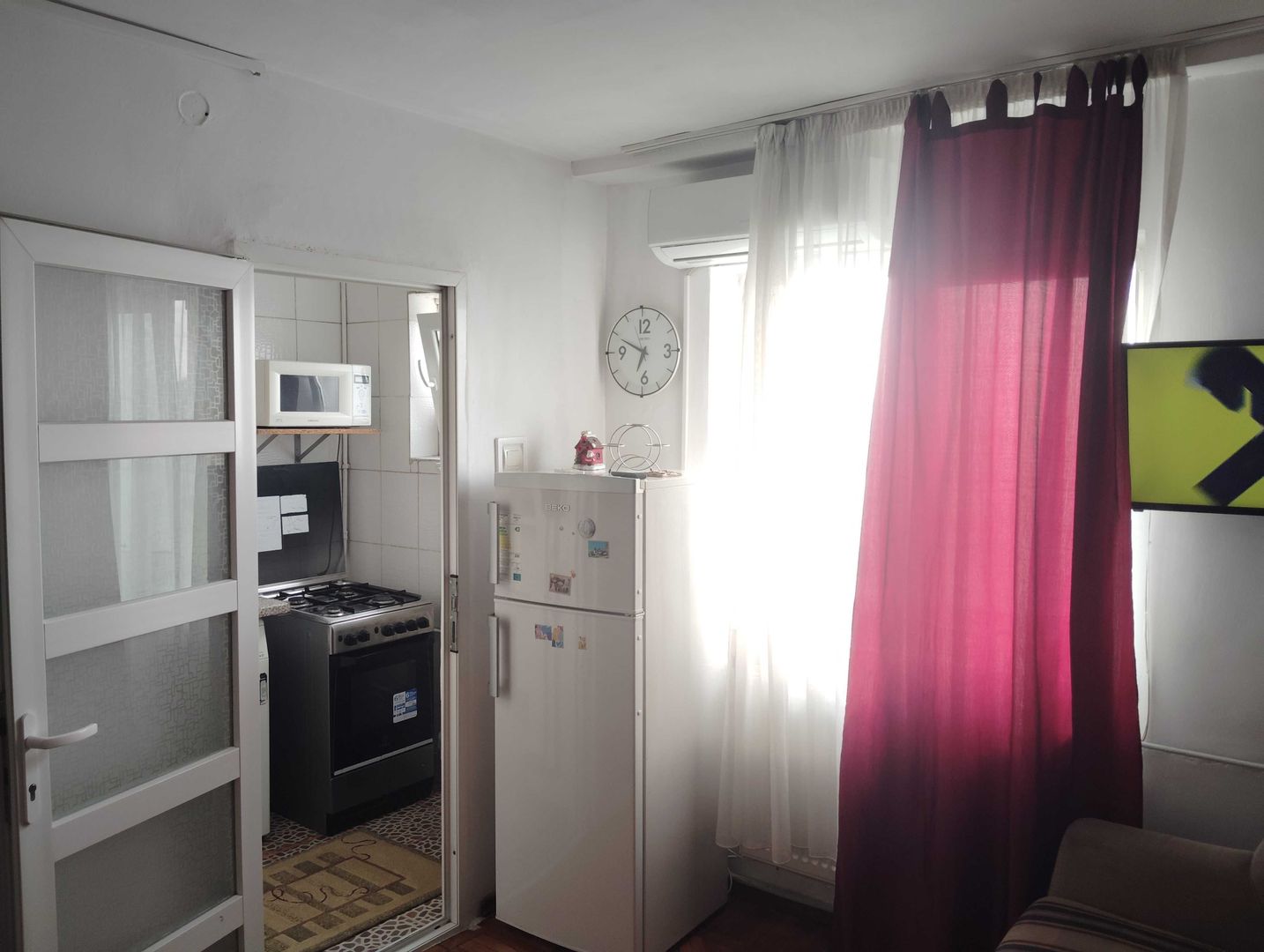 De Inchiriat Garsoniera Mobilata la 150m Metrou Piata Sudului - Poză 5