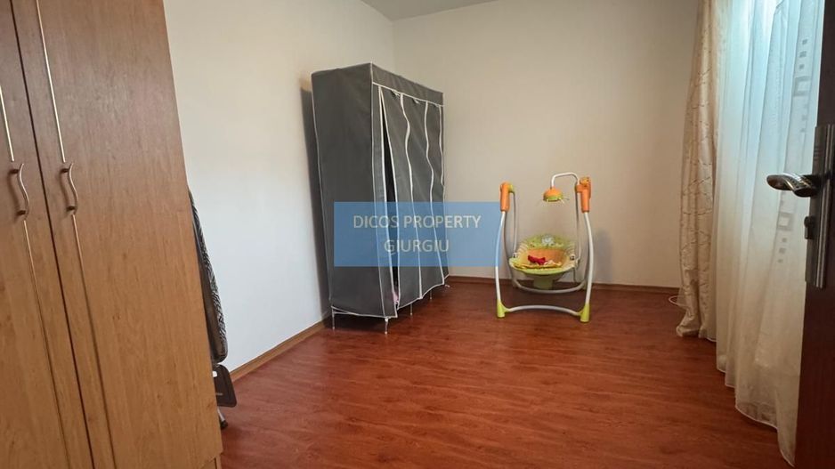 Casă de vânzare pe strada Sabarului - Poză 3