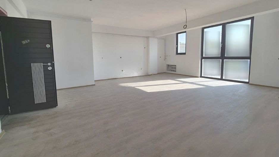 Apartament 2 camere, bloc nou, Cetate, et.1, 58 mp. - Poză 1