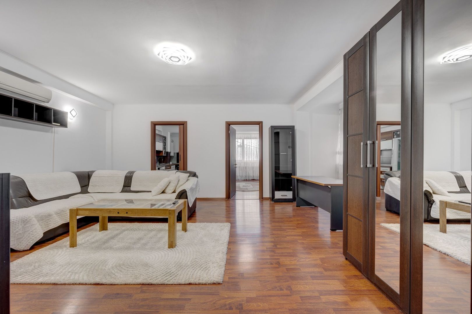 SI CASA SI AFACERE totul sub același acoperiș in Sector 5 ! - Poză 35