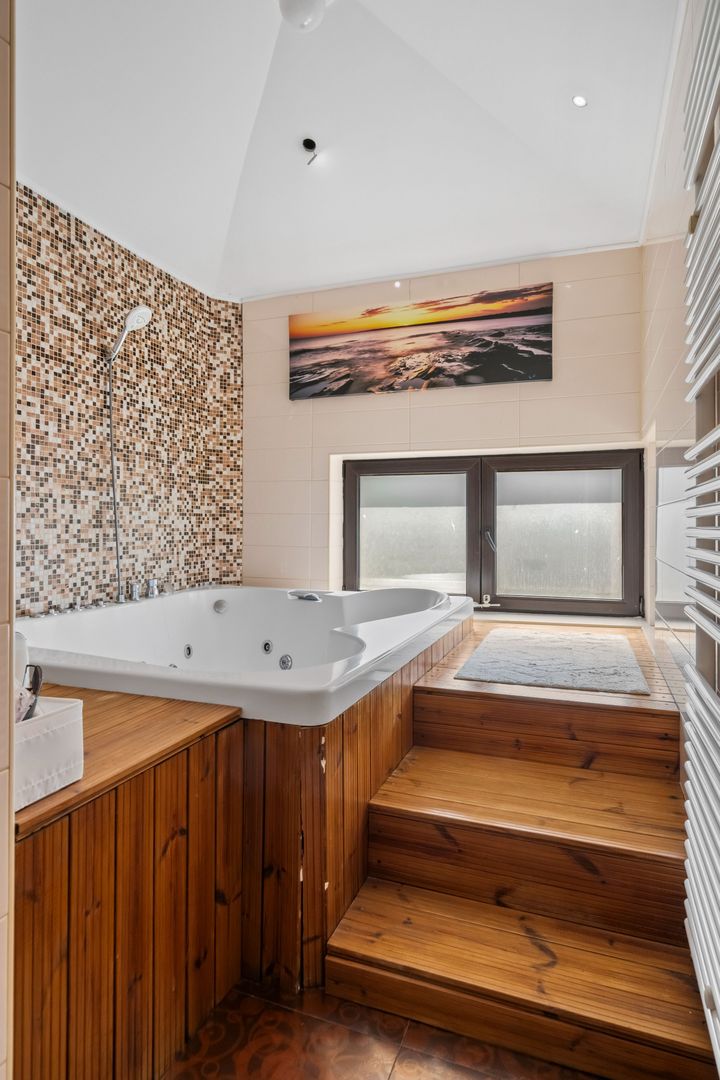 Eleganță și Spațiu în Inima Cartierului Domenii | Apartament cu 5 Camere în Vilă - Poză 14