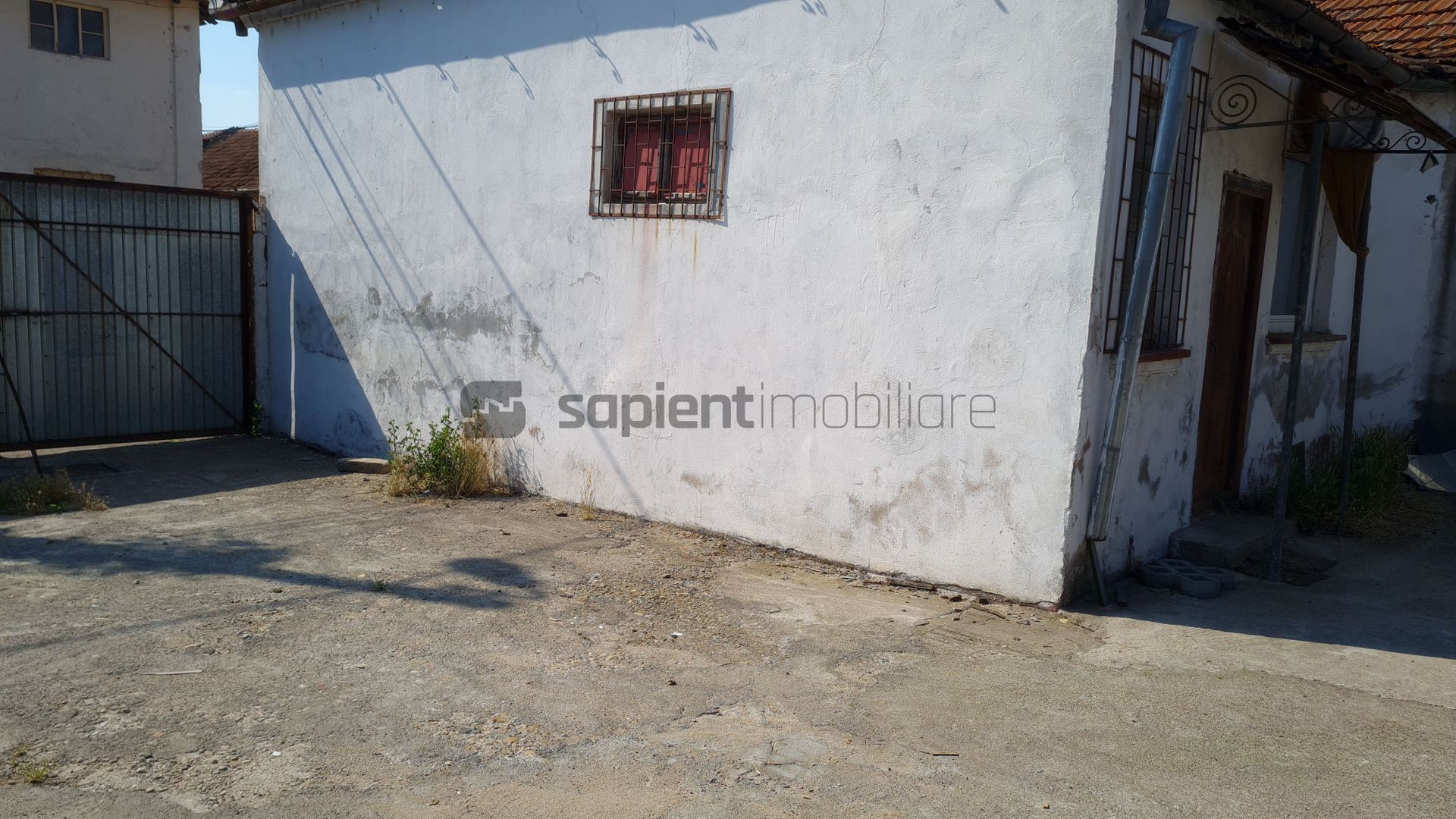 SAPIENT - De vânzare casă/spațiu comercial/teren 721 mp Velența - Poză 5