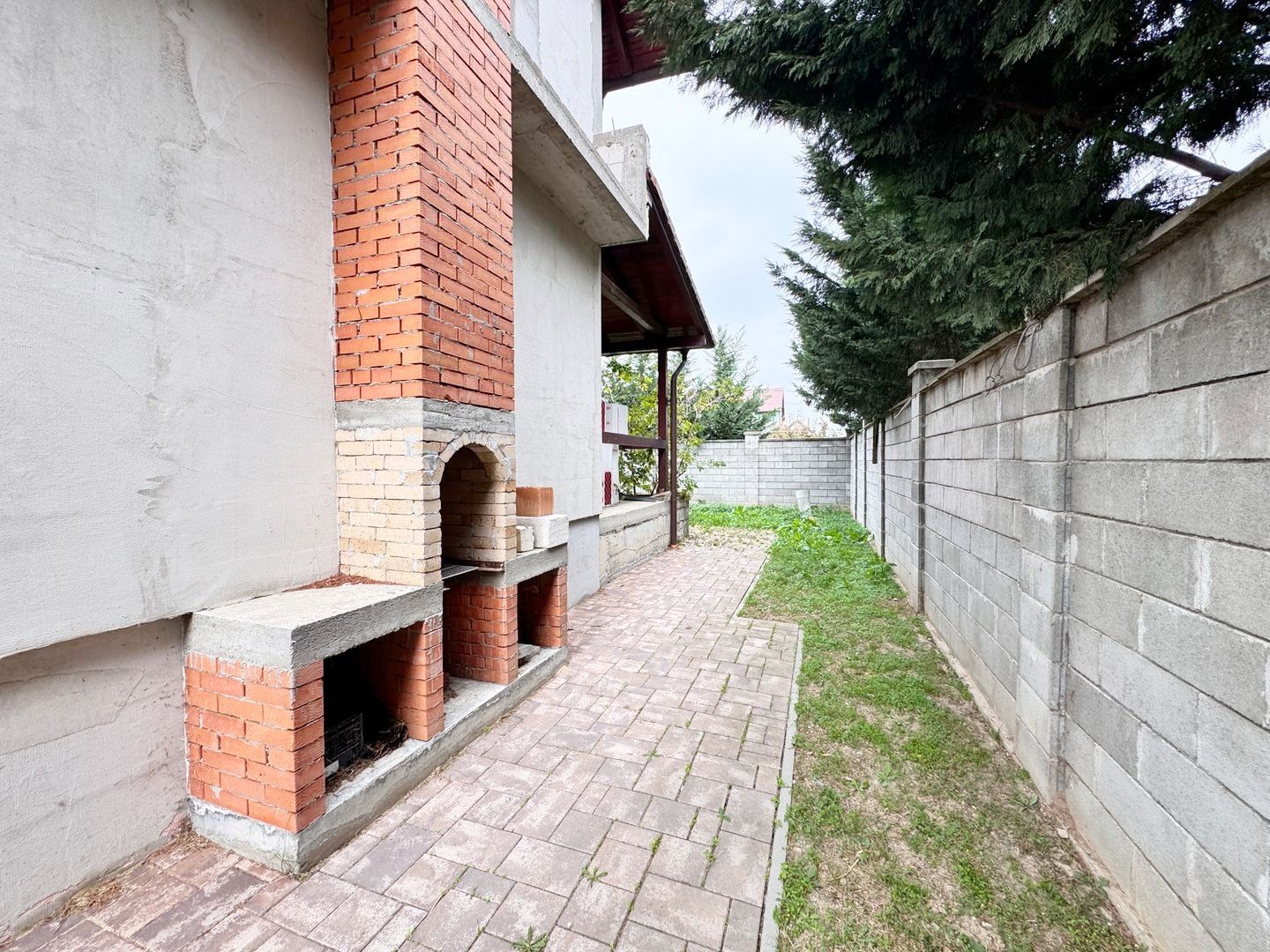 Vilă unică, gata să devină locuința ta de vis, în Livada. - Poză 19