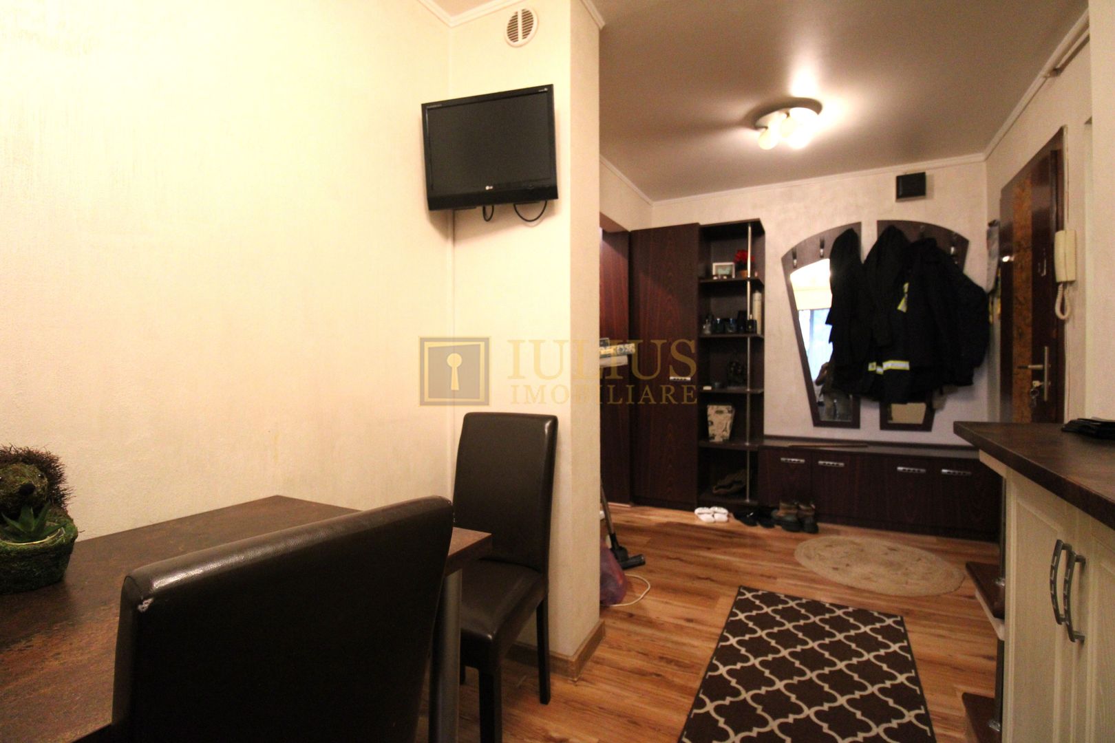 Zona Lipovei, 3 camere, centrala proprie. - Poză 6