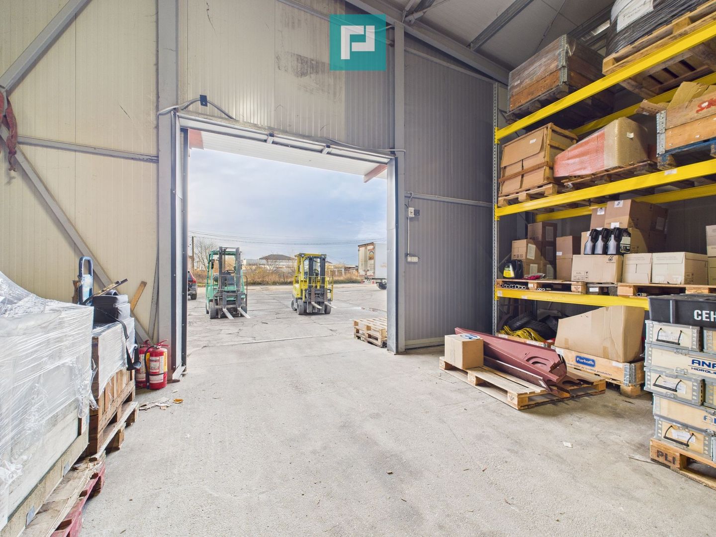 Clădire P+E cu birouri, hală si platformă Giarmata - Poză 1